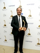 المخرج شادي الفخراني استلم جائزة أفضل مسلسل اجتماعي عربي عن مسلسله